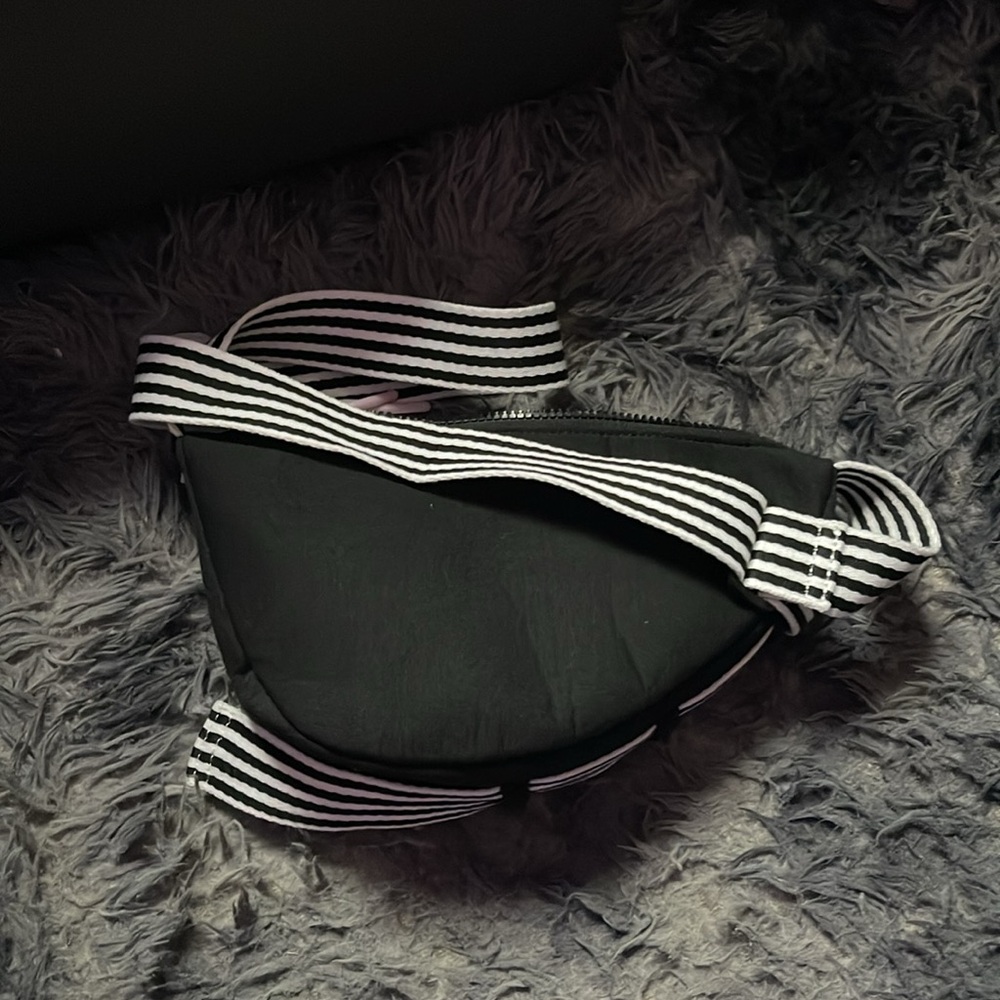 Wildfox Gray Bag with Vibrant Rainbow  Strap - Picture 7 of 13